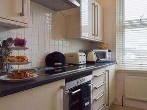 Dishwasher, cookware/dishes/utensils