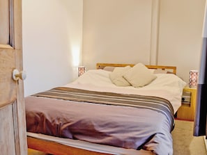 3 bedrooms, free WiFi, bed sheets