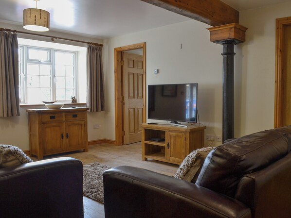 TV - 2 bedroom accommodation in Penygroes, near Caernarfon (Penygroes, near Caernarfon)