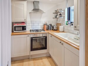 Cookware/dishes/utensils