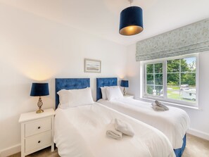 2 bedrooms, bed sheets - 2 bedroom accommodation in Meathop, near Grange-over-Sands (Meathop, near Grange-over-Sands)