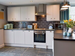 Geschirrspüler, Hochstuhl, Gefrierschrank