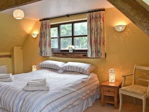 4 bedrooms, free WiFi, bed sheets