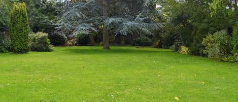 Large lawned garden | Sea Glimpse, West Runton, near Sheringham