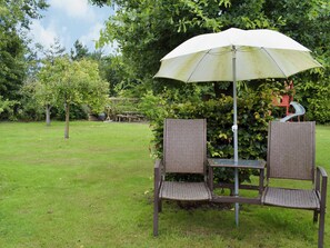 Property grounds - 1 bedroom accommodation in Burscough, near Southport (Burscough, near Southport)