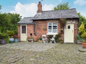 Exterior - 1 bedroom accommodation in Burscough, near Southport (Burscough, near Southport)