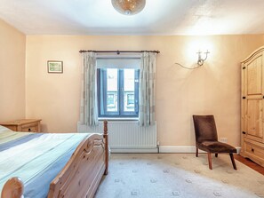 2 bedrooms, bed sheets