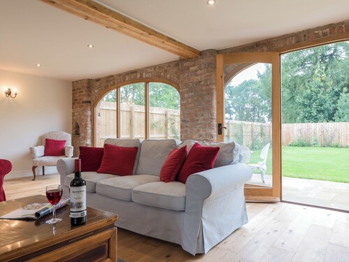 4 bedroom accommodation in Carlton Miniott, near Thirsk