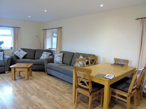 Unclassified image, 2 of 15, button