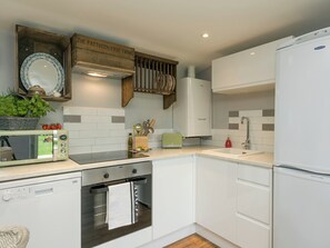 Lavastoviglie, pentole/stoviglie/utensili, freezer
