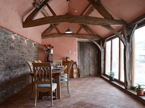 Dining - 2 bedroom accommodation in Knapton Green, near Leominster (Knapton Green, near Leominster)