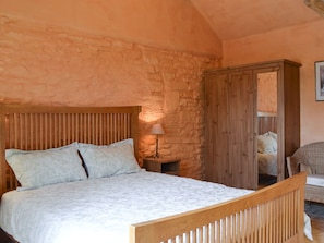 2 bedrooms, free WiFi, bed sheets - 2 bedroom accommodation in Knapton Green, near Leominster (Knapton Green, near Leominster)