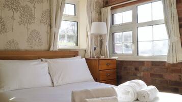 1 bedroom, free WiFi, bed sheets