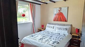 3 bedrooms, bed sheets