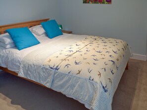 3 quartos, Wi-Fi de cortesia, roupa de cama