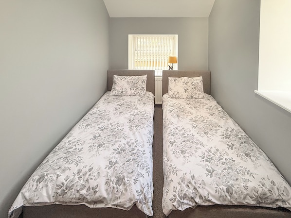 2 bedrooms, free WiFi, bed sheets - 2 bedroom accommodation in Hamsterley, near Wolsingham (Hamsterley, near Wolsingham)