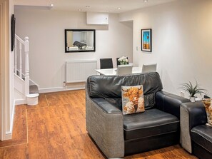 Unclassified image, 5 of 9, button