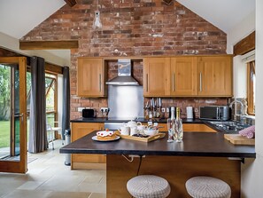 Dishwasher, high chair - 1 bedroom accommodation in Charfield, near Wotton-under-Edge (Charfield, near Wotton-under-Edge)