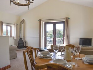 Dining - 2 bedroom accommodation in Thorncombe, near Broadwindsor (Thorncombe, near Broadwindsor)
