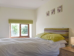 2 bedrooms, free WiFi, bed sheets - 2 bedroom accommodation in Thorncombe, near Broadwindsor (Thorncombe, near Broadwindsor)