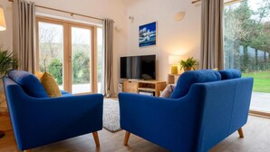 Sunnybrook-Carbon Neutral House | Living area - Sunnybrook - Carbon neutral house with premium wood fired hot tub (Shaldon) (Teignmouth)