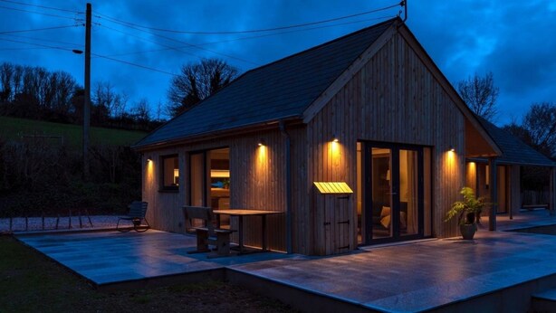 Exterior - Sunnybrook - Carbon neutral house with premium wood fired hot tub (Shaldon) (Teignmouth)