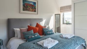 4 bedrooms, free WiFi, bed sheets