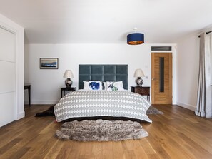 4 bedrooms, WiFi (free), bed sheets - 4 bedroom accommodation in Duthil, Carrbridge, near Aviemore (Duthil, Carrbridge, near Aviemore)