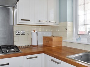 Cookware/dishes/utensils