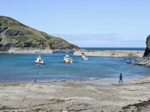 Beach - 3 bedroom accommodation in Port Isaac, near Wadebridge (Port Isaac, near Wadebridge)