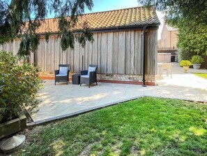 Terrace/patio - 1 bedroom accommodation in Benniworth, near Market Rasen (Benniworth, near Market Rasen)