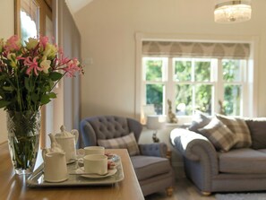 TV - 1 bedroom accommodation in Benniworth, near Market Rasen (Benniworth, near Market Rasen)