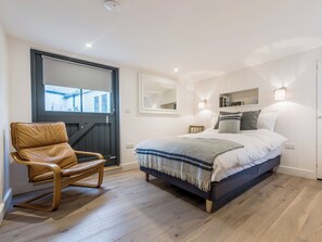 1 quarto, Wi-Fi de cortesia, roupa de cama