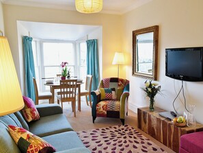 TV - 2 bedroom accommodation in Bowness-on-Windermere (Bowness-on-Windermere)