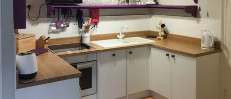 Dishwasher, high chair