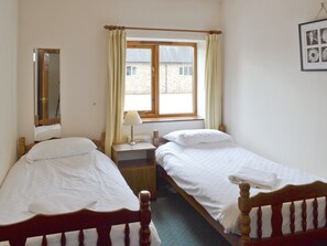4 bedrooms, free WiFi, bed sheets