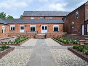 Exterior - 2 bedroom accommodation in Binbrook, near Market Rasen (Binbrook, near Market Rasen)