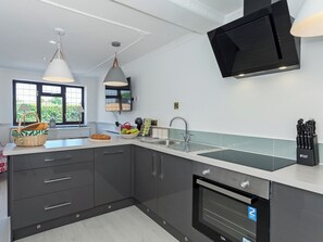 Dishwasher, cookware/dishes/utensils