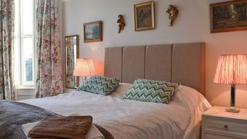 4 bedrooms, free WiFi, bed sheets
