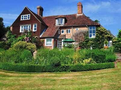 Cowbeech Farm Cottage