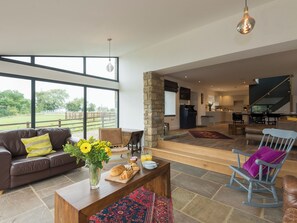 TV - Moorgate Cottage - UKC3380 (Kelbrook, near Barnoldswick)