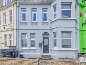 Exterior detail - 2 bedroom accommodation in Exmouth (Exmouth)