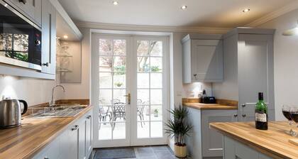 Beverley Minster House