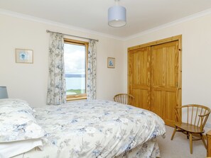 3 bedrooms, free WiFi, bed sheets - 3 bedroom accommodation in Gairloch (Gairloch)