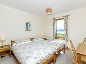 3 bedrooms, free WiFi, bed sheets