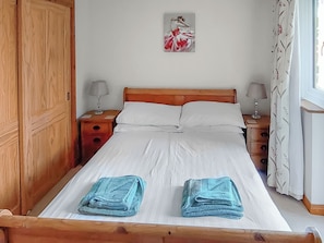 3 bedrooms, free WiFi, bed sheets - 3 bedroom accommodation in St Mellion, near Saltash (St Mellion, near Saltash)