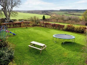 Outdoor dining - 2 bedroom accommodation in Trelawnyd, near Prestatyn (Trelawnyd, near Prestatyn)
