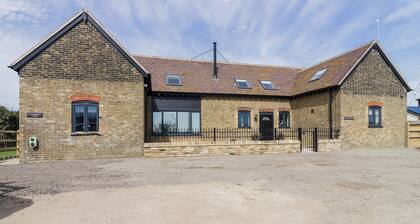 The Coach House - UKC2772