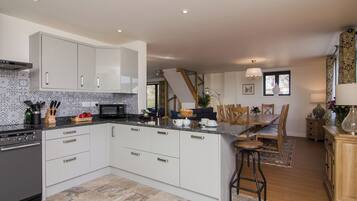 Lave-vaisselle, chaise haute