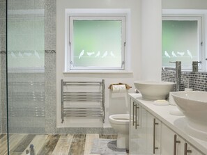 Towels - 3 bedroom accommodation in Horderley, near Craven Arms (Horderley, near Craven Arms)